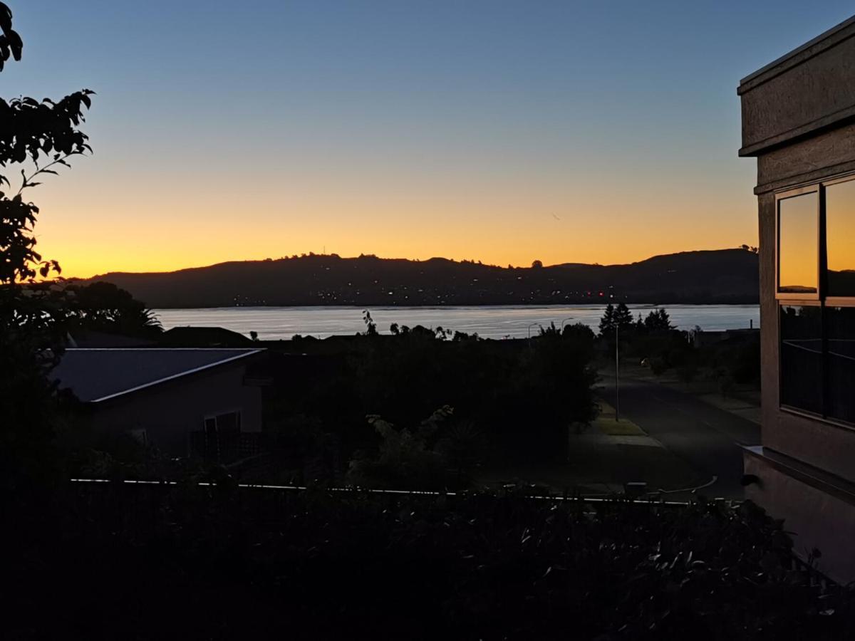 Lake Taupo Holiday Home Exterior photo