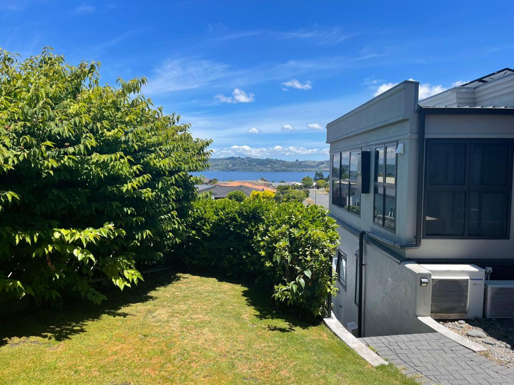 Lake Taupo Holiday Home Exterior photo