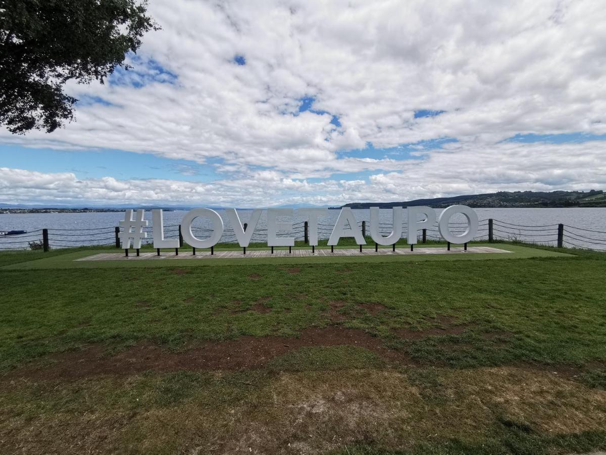 Lake Taupo Holiday Home Exterior photo
